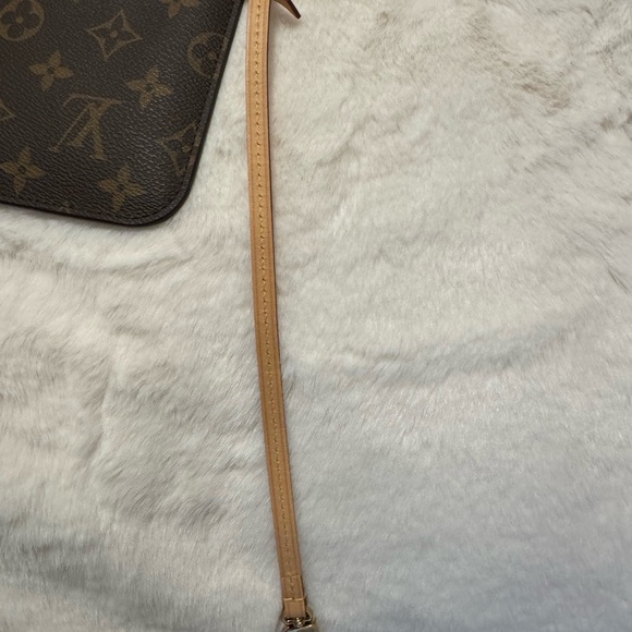 Authentic Louis Vuitton Neverfull GM NEW  monogram pouch wristlet - Picture 3 of 9